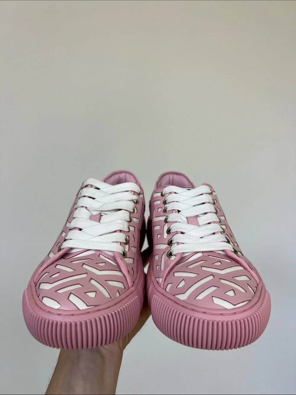 Versace greca labyrinth low top pink and white leather lace up platform sneakers